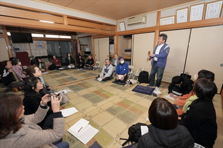 研修レポート　作品鑑賞会「みる・きく・さわる鑑賞会」